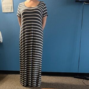 Light, comfortable long T-shirt dress (1X)